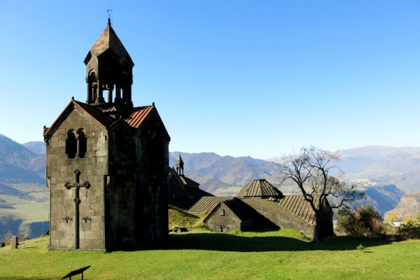 ԱՆՀԱՏԱԿԱՆ ԷՔՍԿՈՒՐՍԻԱ դեպի Հաղպատ և Սանահին վանքեր, Սանահինի հին կամուրջ