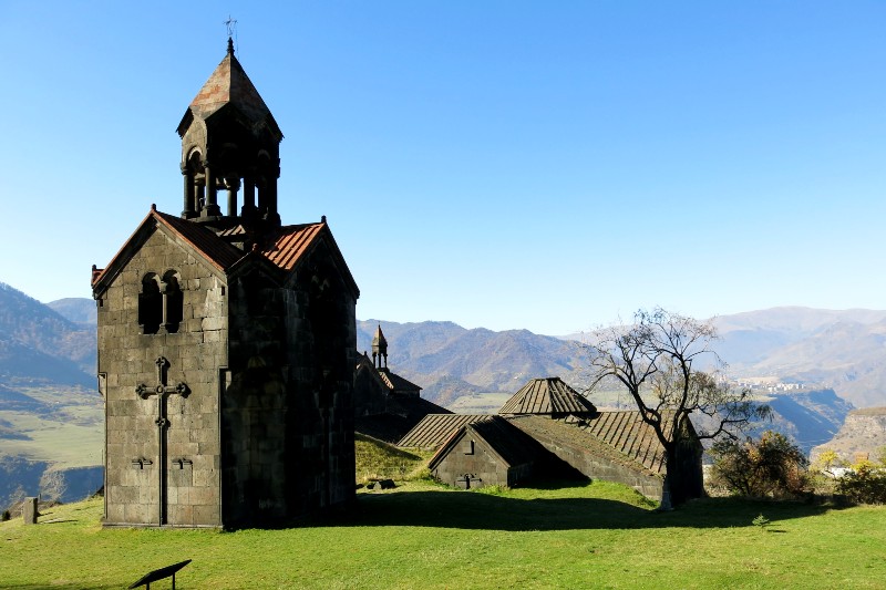 Күл әйелдердің сатылып жатқаны туралы видео