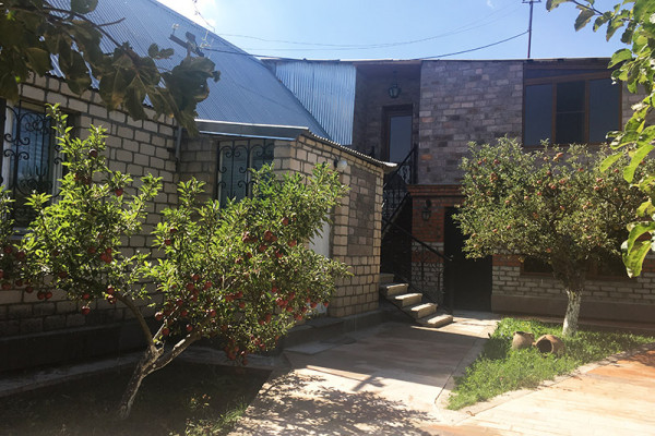 Apple Tree Family House ECO