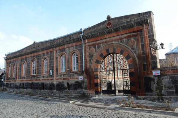 Հովհաննես Շիրազի հուշատուն-թանգարան