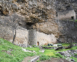 Զարնի Պարնի քարայր-ամրոցային համալիր