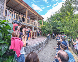 Ներկայացում և համտես Հեքիաթի Տանը