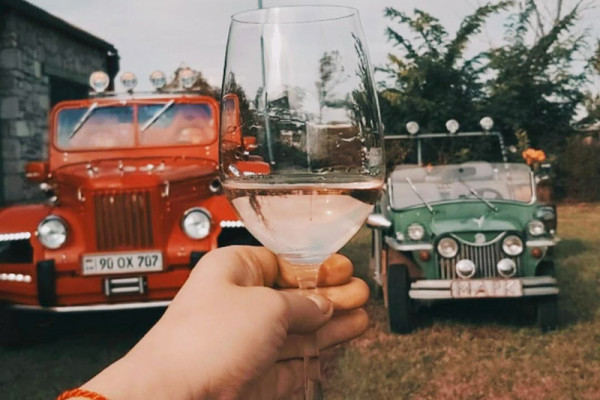 Շրջայց և գինու համտես «Այգեպանի Տնակում»