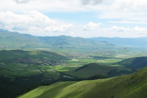 Քայլարշավ Բազումի լեռնաշղթայի գագաթներով  - Երկրաբանի տուն