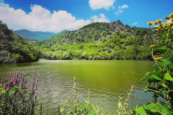 Քայլարշավ լճափով «Քարի լիճ» արկածային այգում